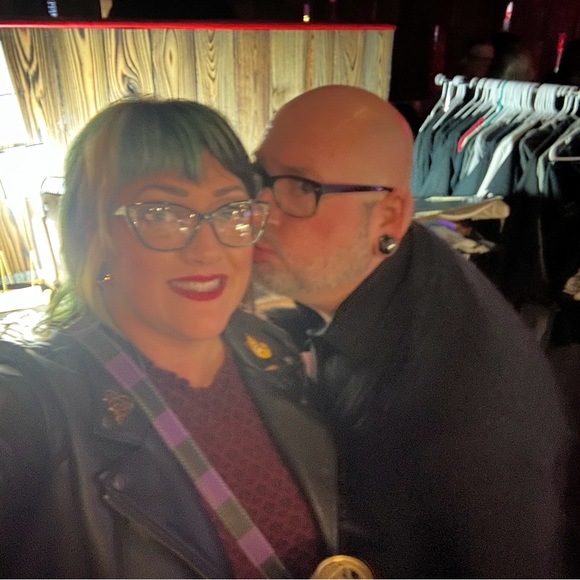 Meet your Posher, Cait - Picture 3 of 4